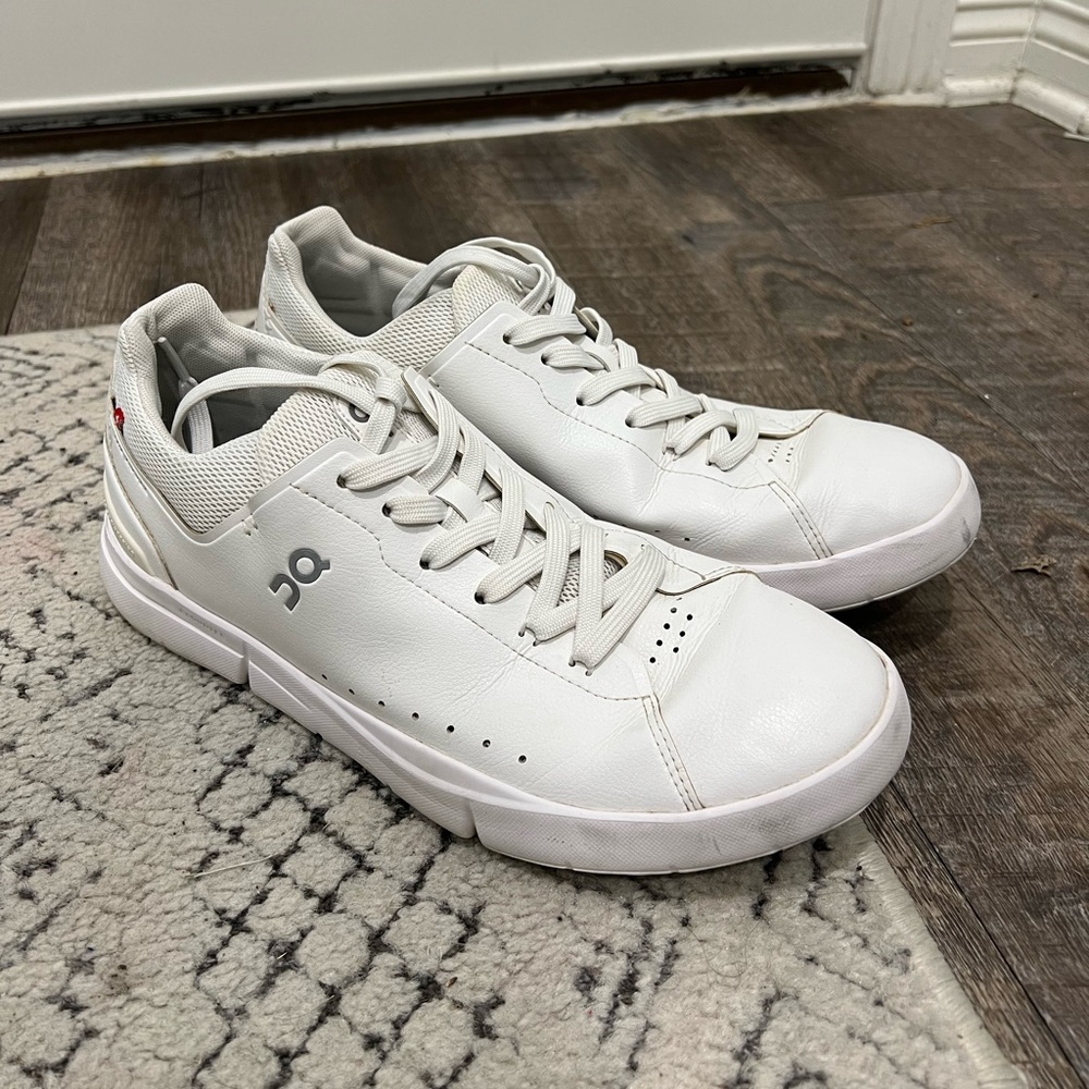 M10 | On Cloud Roger Advantage - White